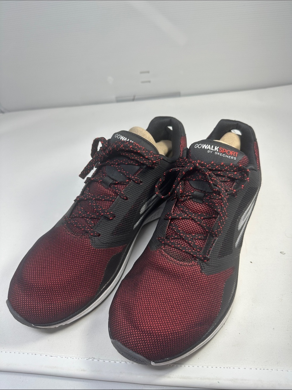 Sketchers GoWalk Size 9 1/2
